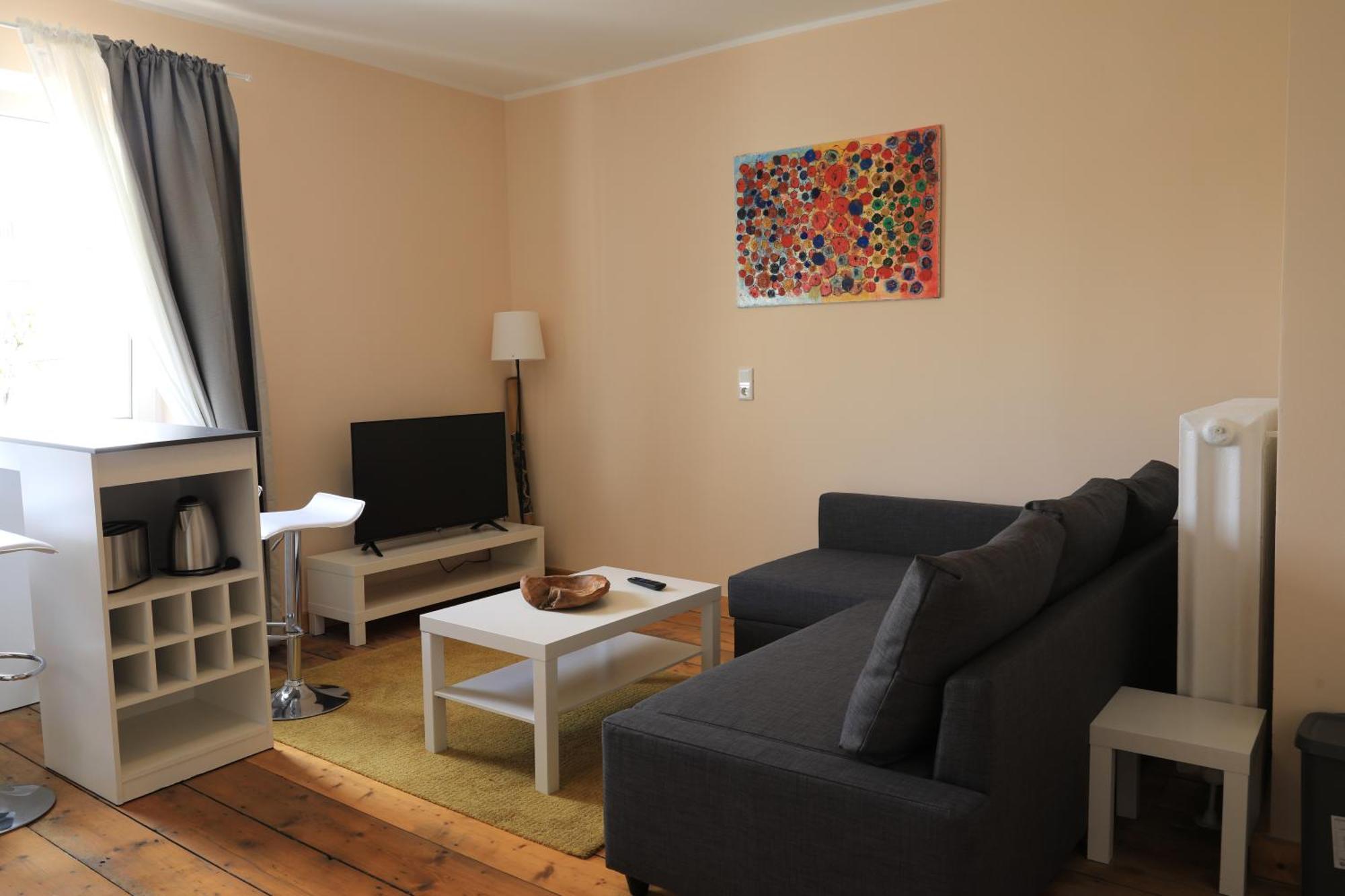 08 Apartment